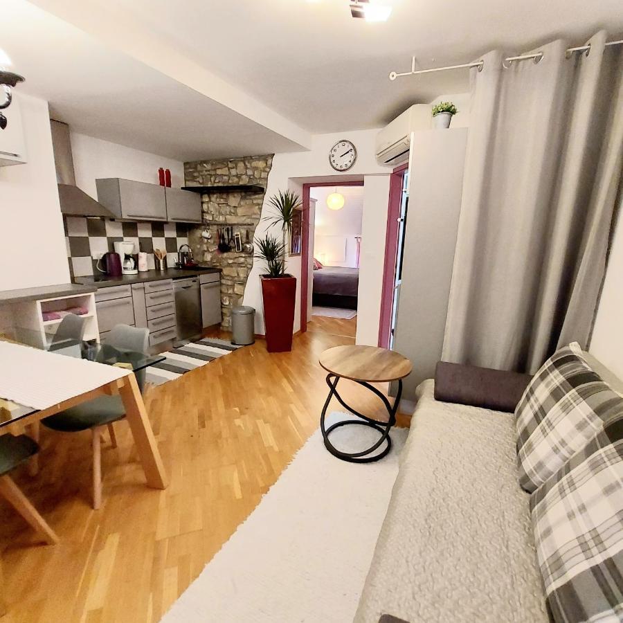 Apartman Stella - Parking