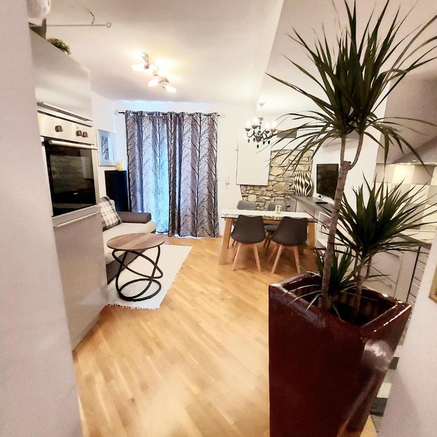 Apartman Stella - Parking